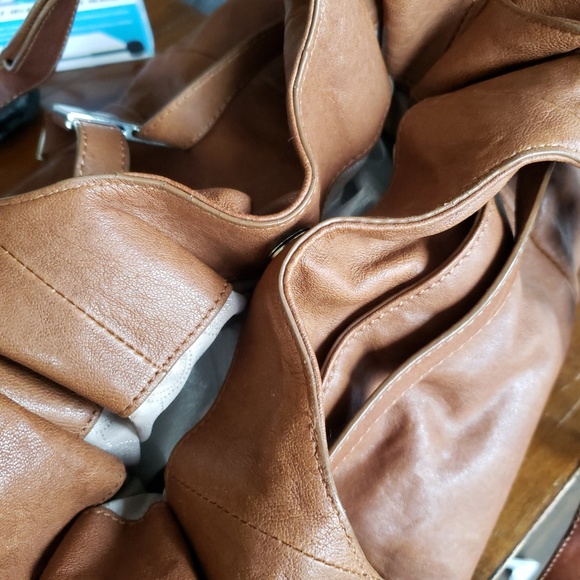 Michael Kors camel/brown/tan leather shoulder bag - Picture 6 of 8